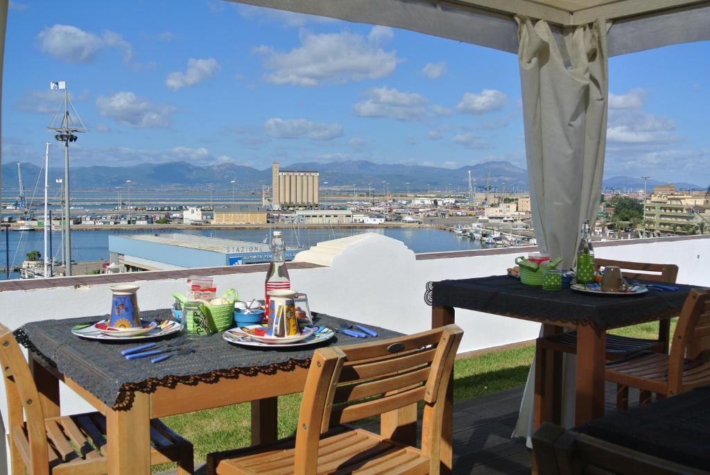 カリアリ Marina Di Castello Bed & Breakfast エクステリア 写真